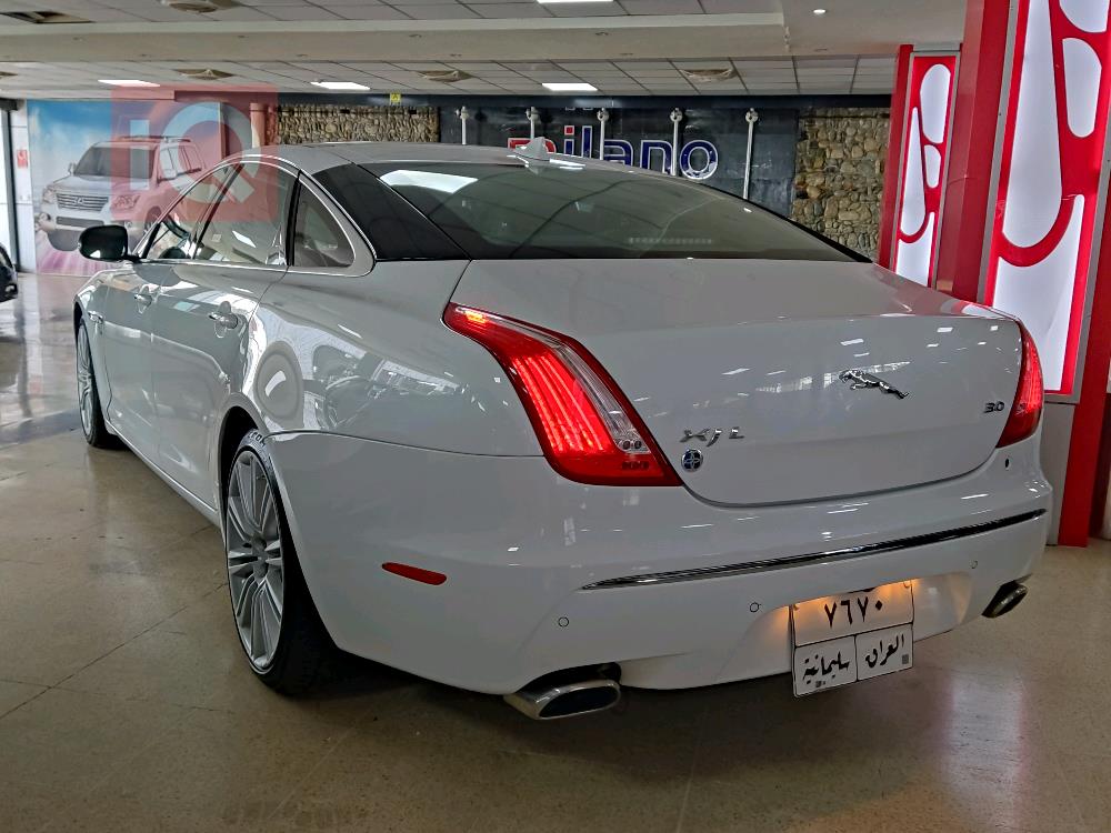 Jaguar XJ
